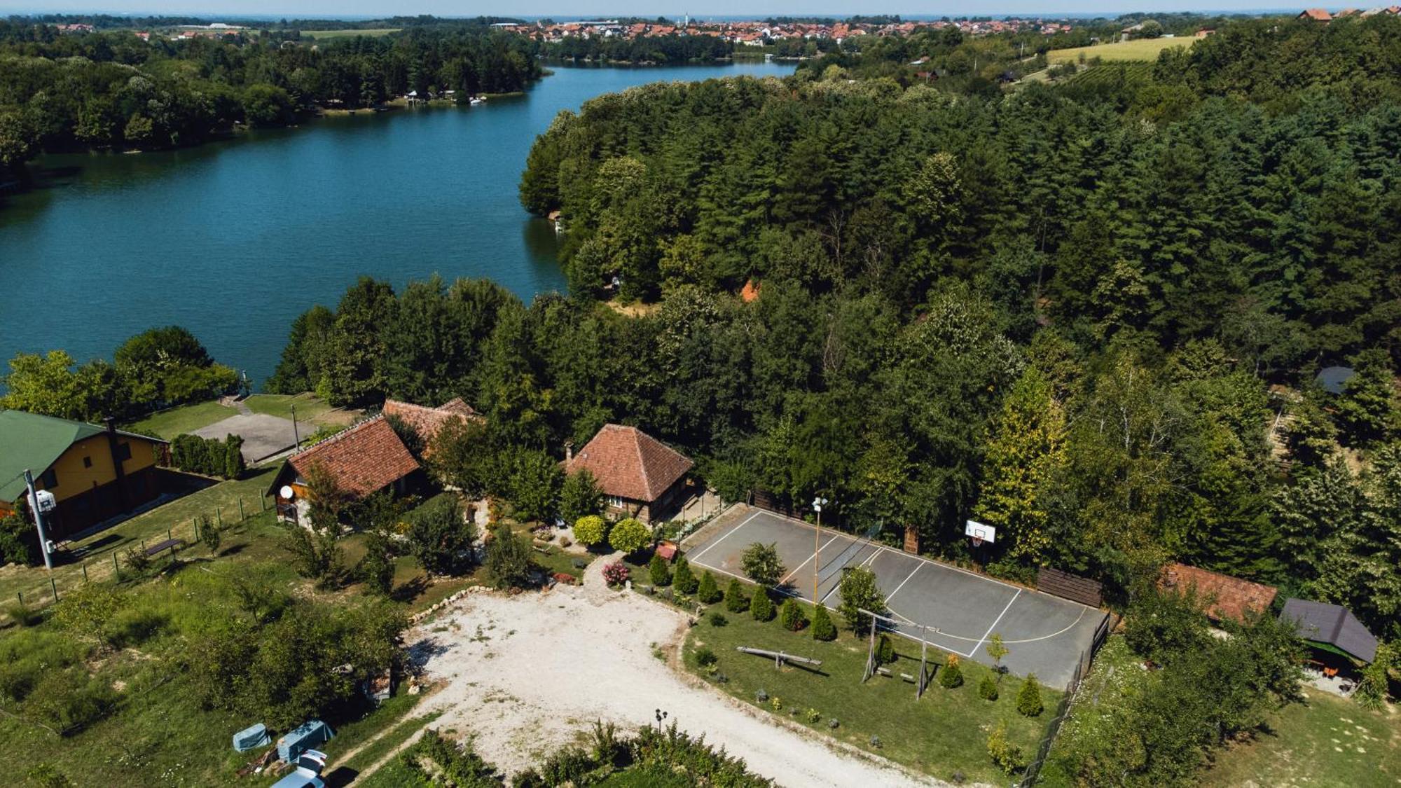Villa Magaze De Luxe Gradacac Esterno foto